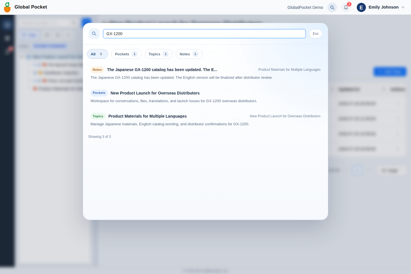 英語ユーザーの検索結果画面。新製品ローンチ関連のトピックとノートが検索結果に表示されている。